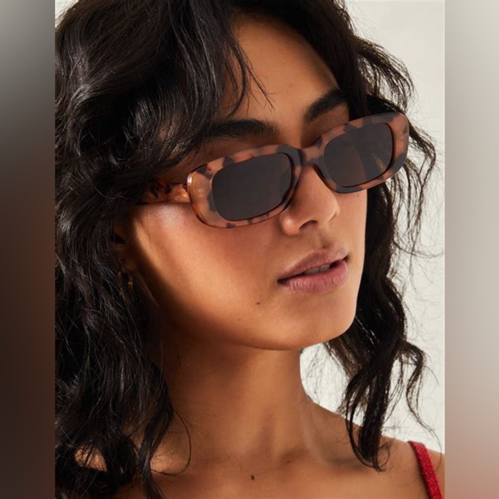 Narrow Rectangle Sunglasses in Tortoiseshell